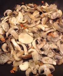 Funghi Misti Di Bosco Con Funghi Porcini