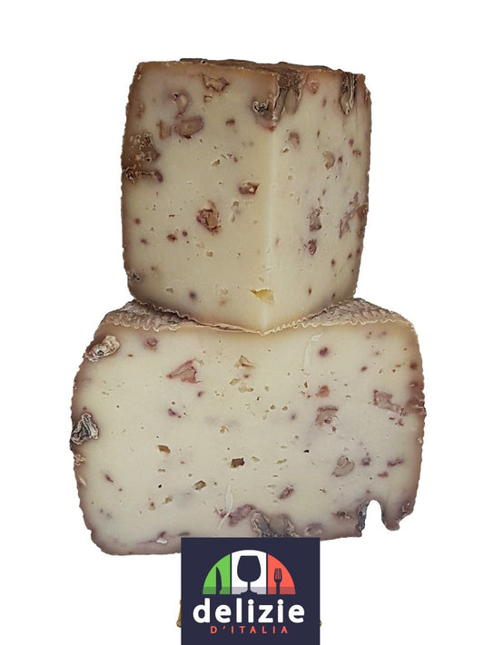 pecorino-aromatizzato-alle-noci-